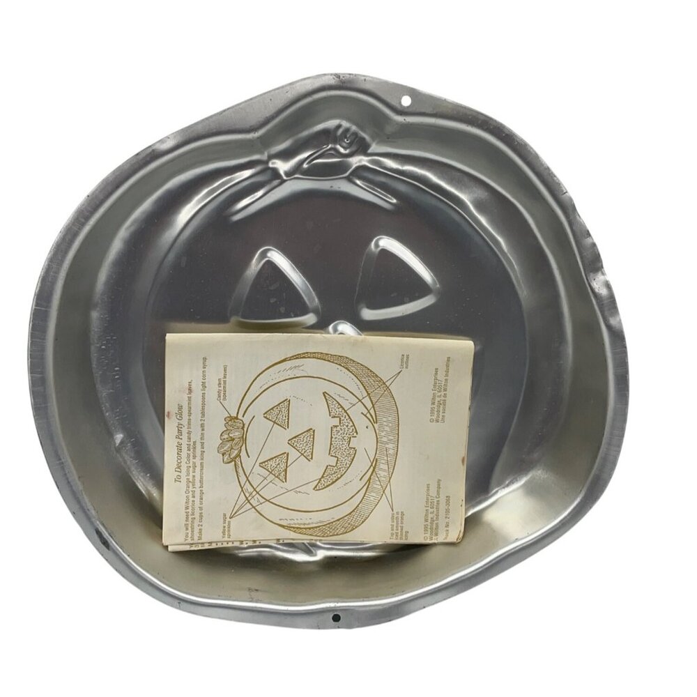 Wilton Aluminum Pumpkin Jack-O-Lantern Cake Pan Mold‎ With Instructions